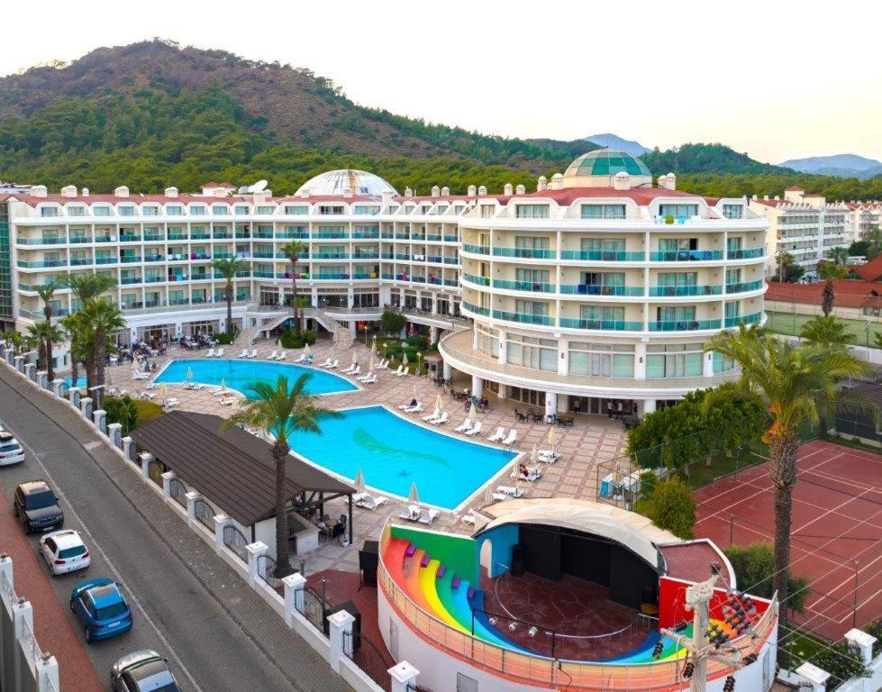 Pineta Park Deluxe Hotel مرمريس المظهر الخارجي الصورة
